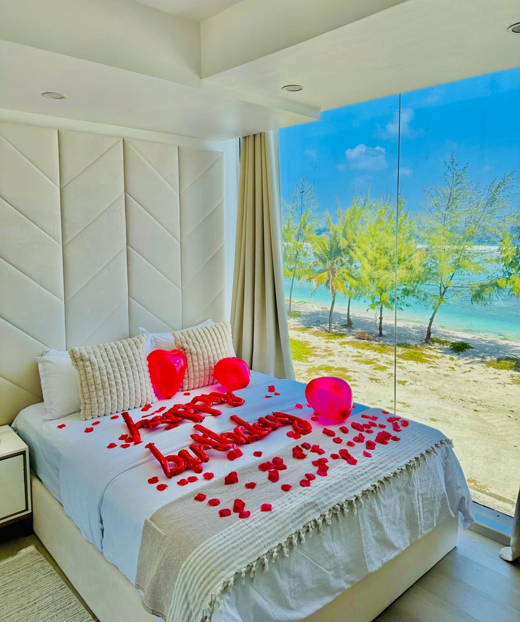 Lazzlla Beach Front Apartments ฮุลฮูมาเล ภายนอก รูปภาพ